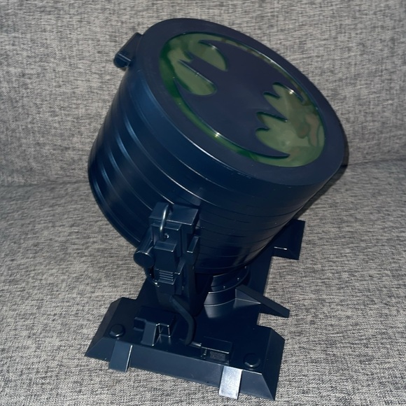 24HR DROP ⬇️ Batman Light up popcorn bucket - Picture 2 of 5